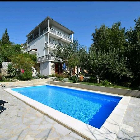Apartman Lavandin Cizici Exterior photo